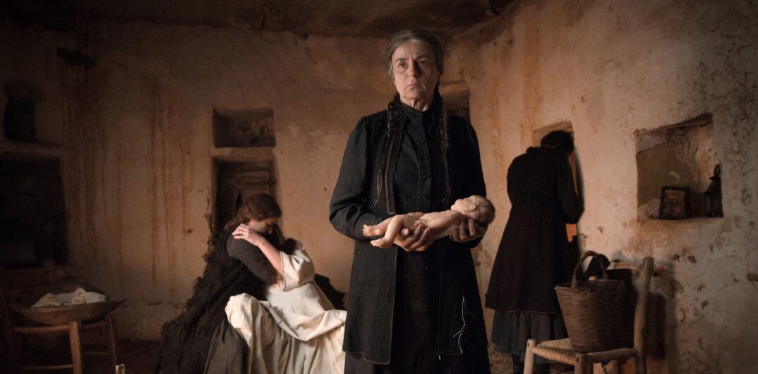 ΦΟΝΙΣΣΑ - #StarPremiera