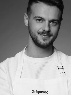 /files/ΣΤΕΦΑΝΟΣ_ΧΙΛΑΣ_1920x1004_B_W.jpg