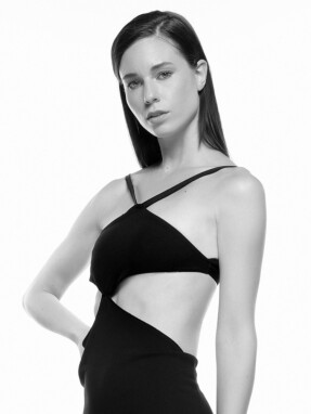 katerina_kara-1920x1004-b_w