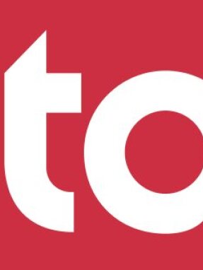 zoi_ioannidou-1920x1004-b_w