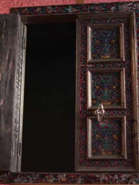 cash_or_trash_s05_ep39_thanos_parathiro