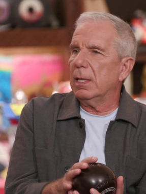 cash_or_trash_s05_ep68_elizabeth_balls