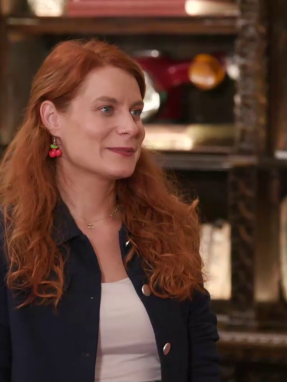 cash_or_trash_s05_ep80_eleni_kathrefths