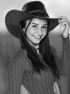 μαριλια_πετρου-b_w