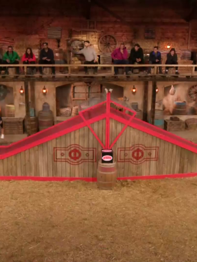 farma_s03_ep28-_kwnstantina_valentina_poia_paramenei_sto_paixnidi