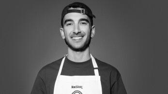 νικολασ_καραμπουλησ-1920x1080-b_w