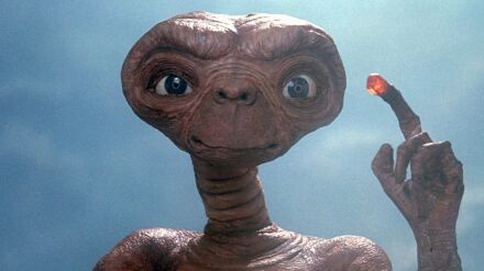 ET_the_Extra_Terrestrial_1920x1004a.jpg